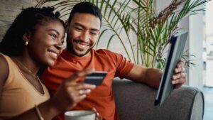 Comparativo entre o Cartão Millennium BCP Prestige e o Cartão Cetelem Black Plus: qual é superior?