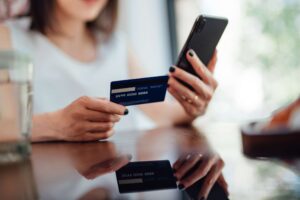 Comparação entre o Cartão Montepio World e o Cartão Caixa ITIC: qual é a melhor opção?