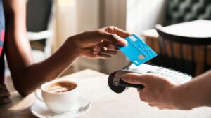 Comparativo: Cartão Oney Auchan vs. Cartão Media Markt, qual escolher?